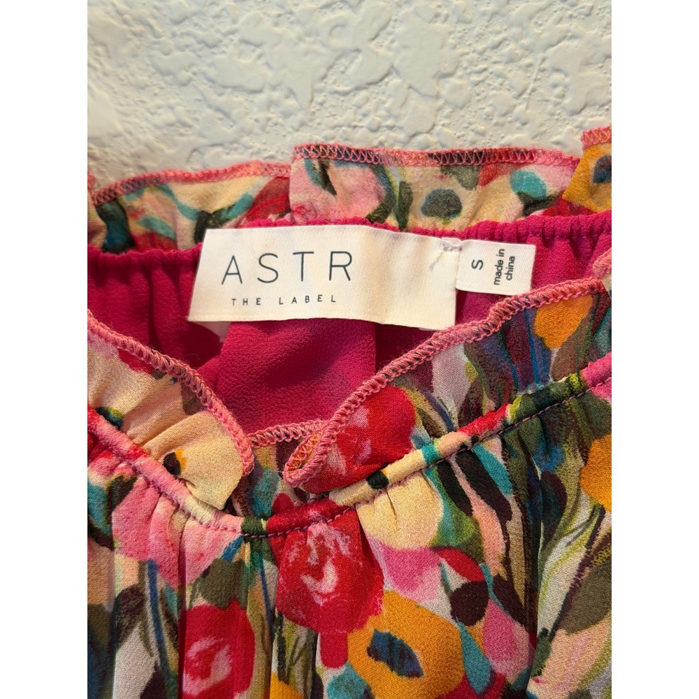 ASTR The Label‎ Womens Floral Smocked Crop Top Red Multi Small ACT17543 - Picture 3 of 4